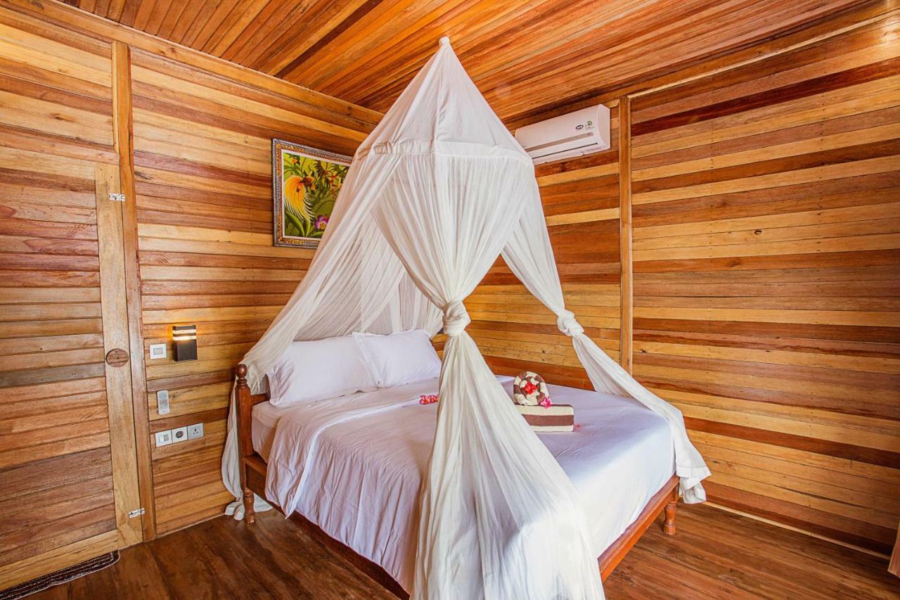 Wooden Beach Sunset Cottages Нуса Лембонган Екстериор снимка
